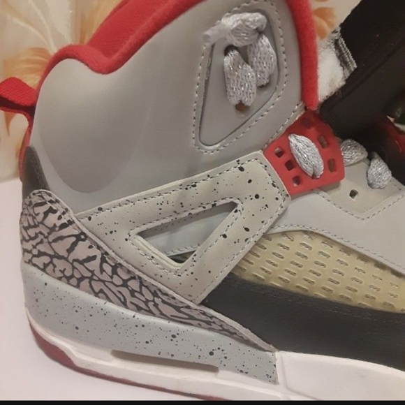 Jordan Spizike Wolf Grey sneakers, Size 10½ - Picture 5 of 9